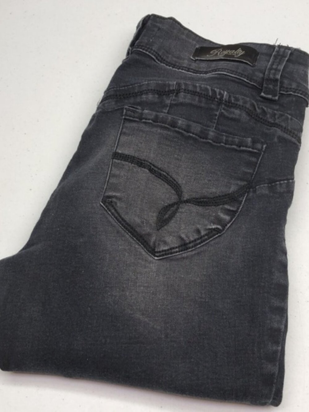 ROYALTY FOR ME WANNA BETTER BUTT SKINNY JEANS 2/26x25 ⭐️